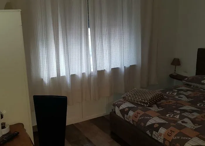 Frühstückspension Sansiromilano Beboscar It 4*